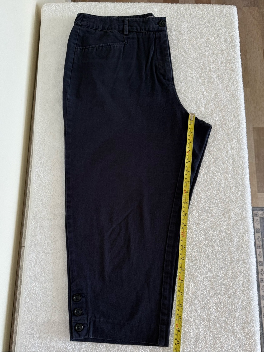 Navy Elastic-Waist Button Cropped Pants